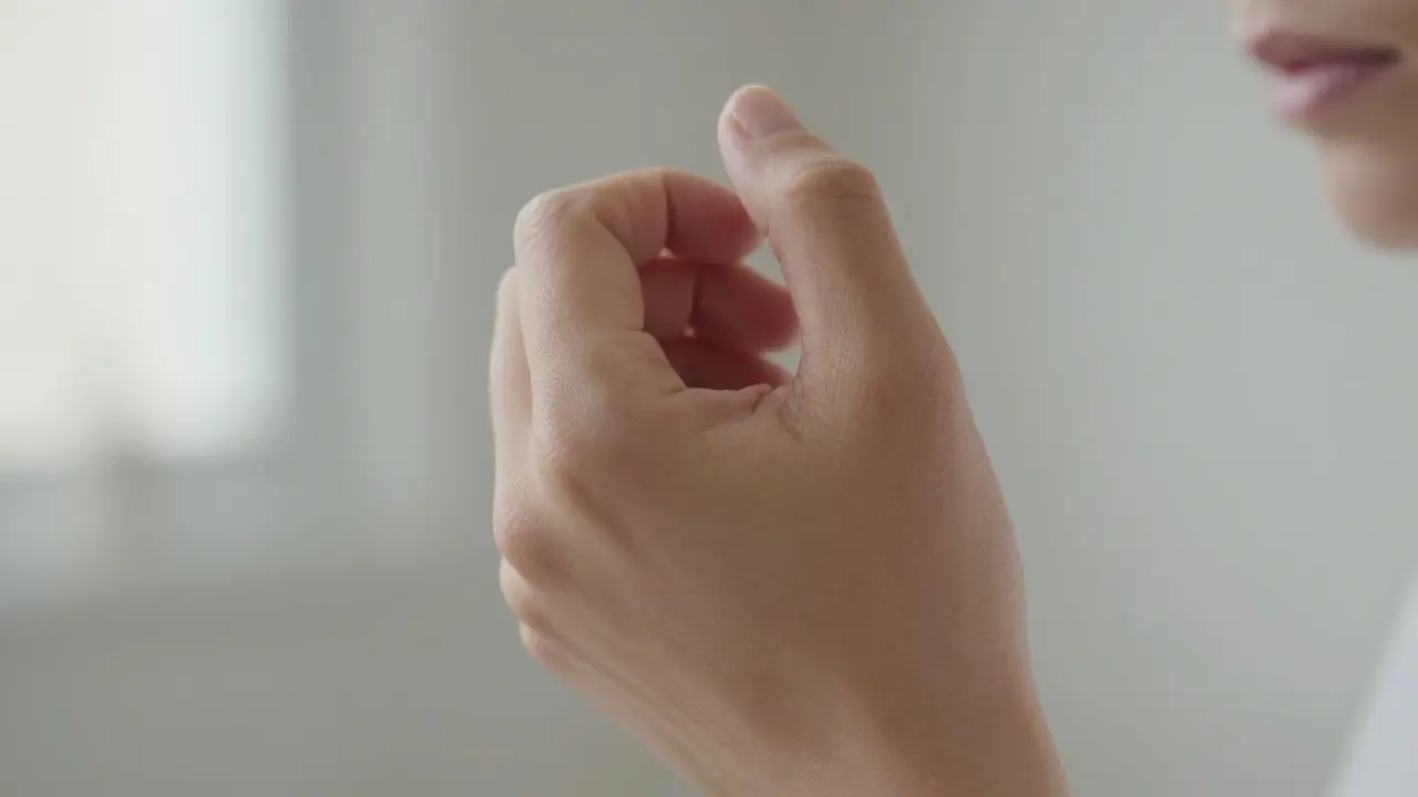 Kdy začít doplňovat kolagen? Ideální věk a signály vašeho těla